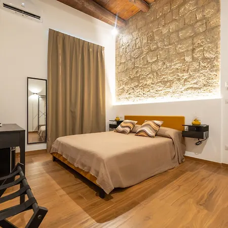 Figurari 16 בית הארחה נאפולי