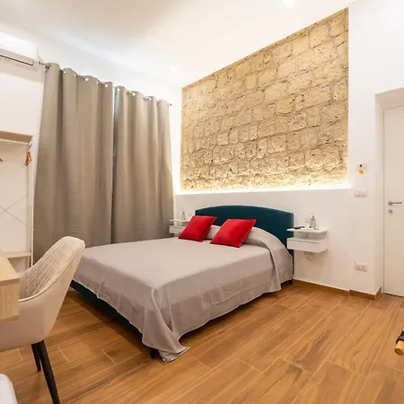 Figurari 16 בית הארחה