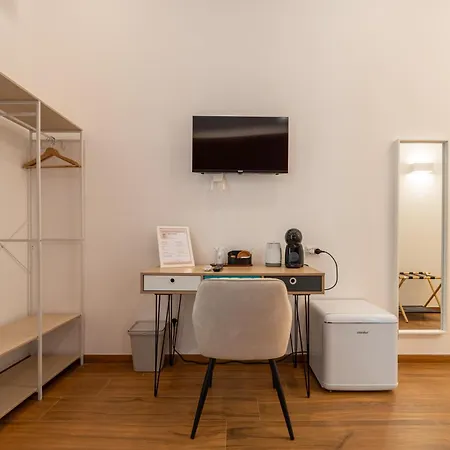 Figurari 16 נאפולי