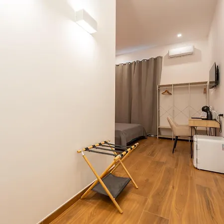 Figurari 16 בית הארחה